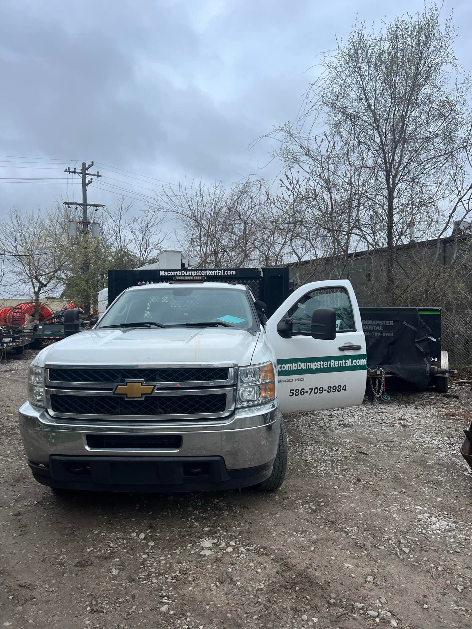 The Environmental Benefits of Renting a Dumpster in Macomb County